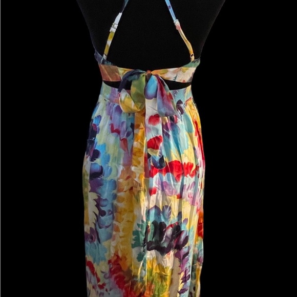 Summer dress with cutouts - Picture 4 of 4